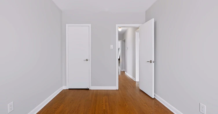 Main-32 Dynevor Road, Toronto, ON, M6E 3X1 - 15