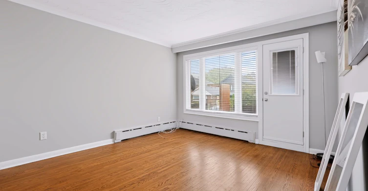 Main-32 Dynevor Road, Toronto, ON, M6E 3X1 - 3