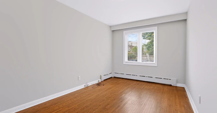 Main-32 Dynevor Road, Toronto, ON, M6E 3X1 - 14
