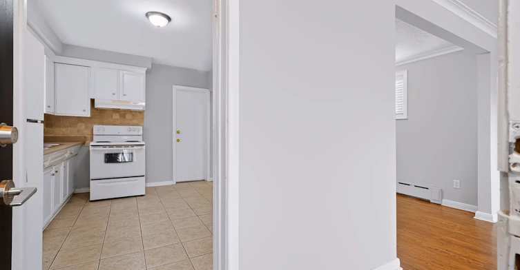 Main-32 Dynevor Road, Toronto, ON, M6E 3X1 - 9