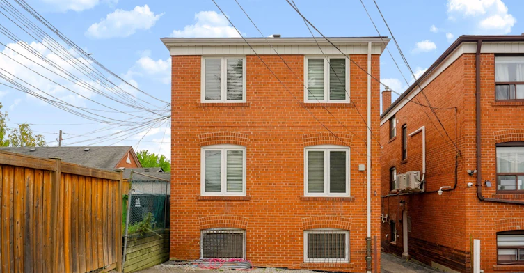 Upper-32 Dynevor Road, Toronto, ON, M6E 3X1 - 28