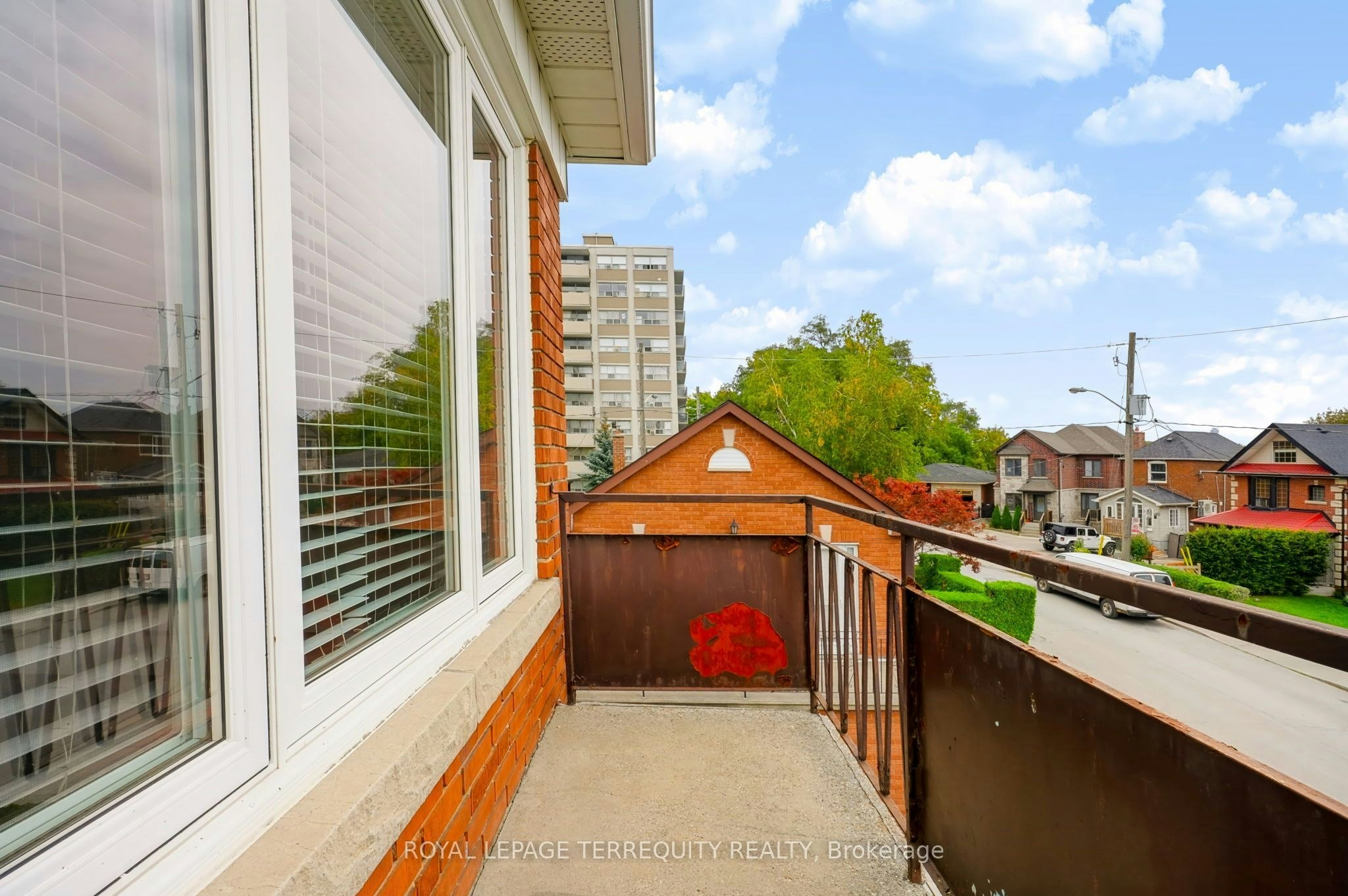 Upper-32 Dynevor Road, Toronto, ON, M6E 3X1 - 5
