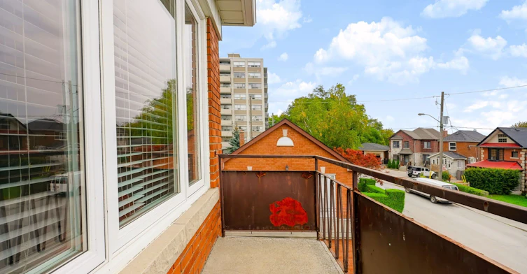 Upper-32 Dynevor Road, Toronto, ON, M6E 3X1 - 5