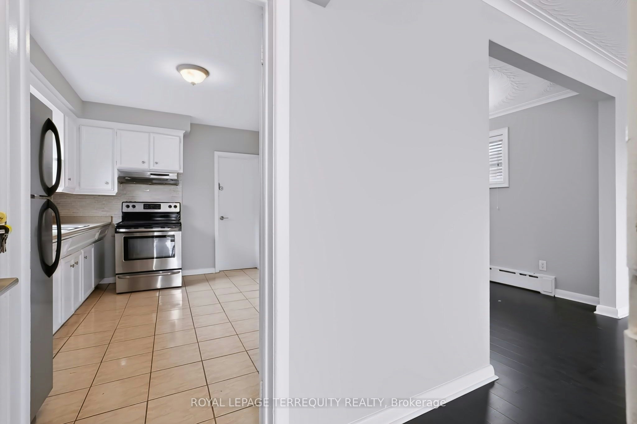 Upper-32 Dynevor Road, Toronto, ON, M6E 3X1 - 15
