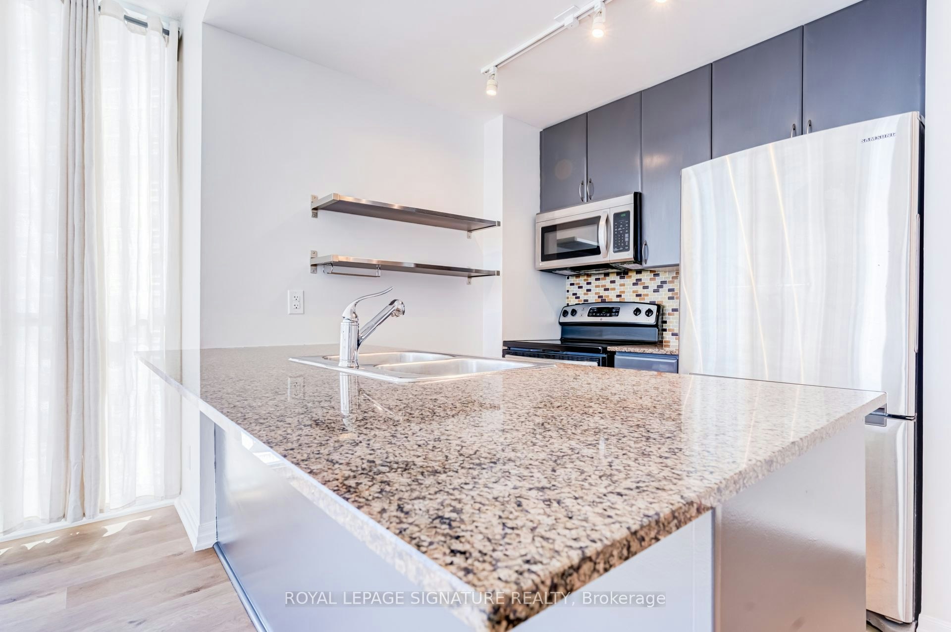 1611-223 Webb Drive, Mississauga, ON, L5B 0E8 - 23