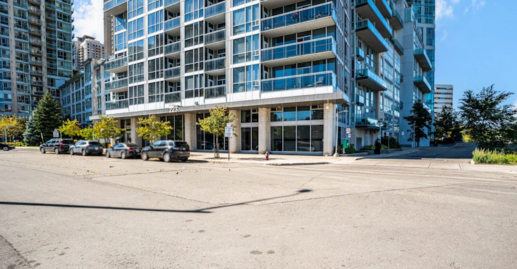 1611-223 Webb Drive, Mississauga, ON, L5B 0E8 - 4