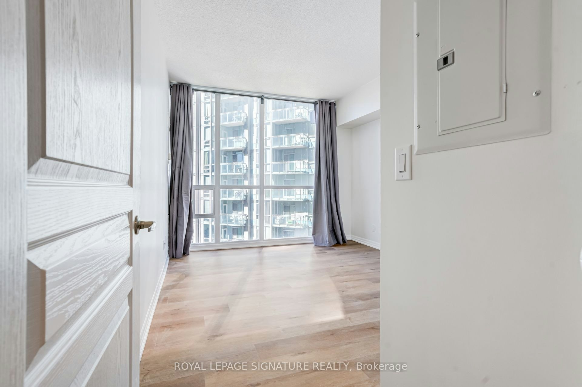 1611-223 Webb Drive, Mississauga, ON, L5B 0E8 - 28