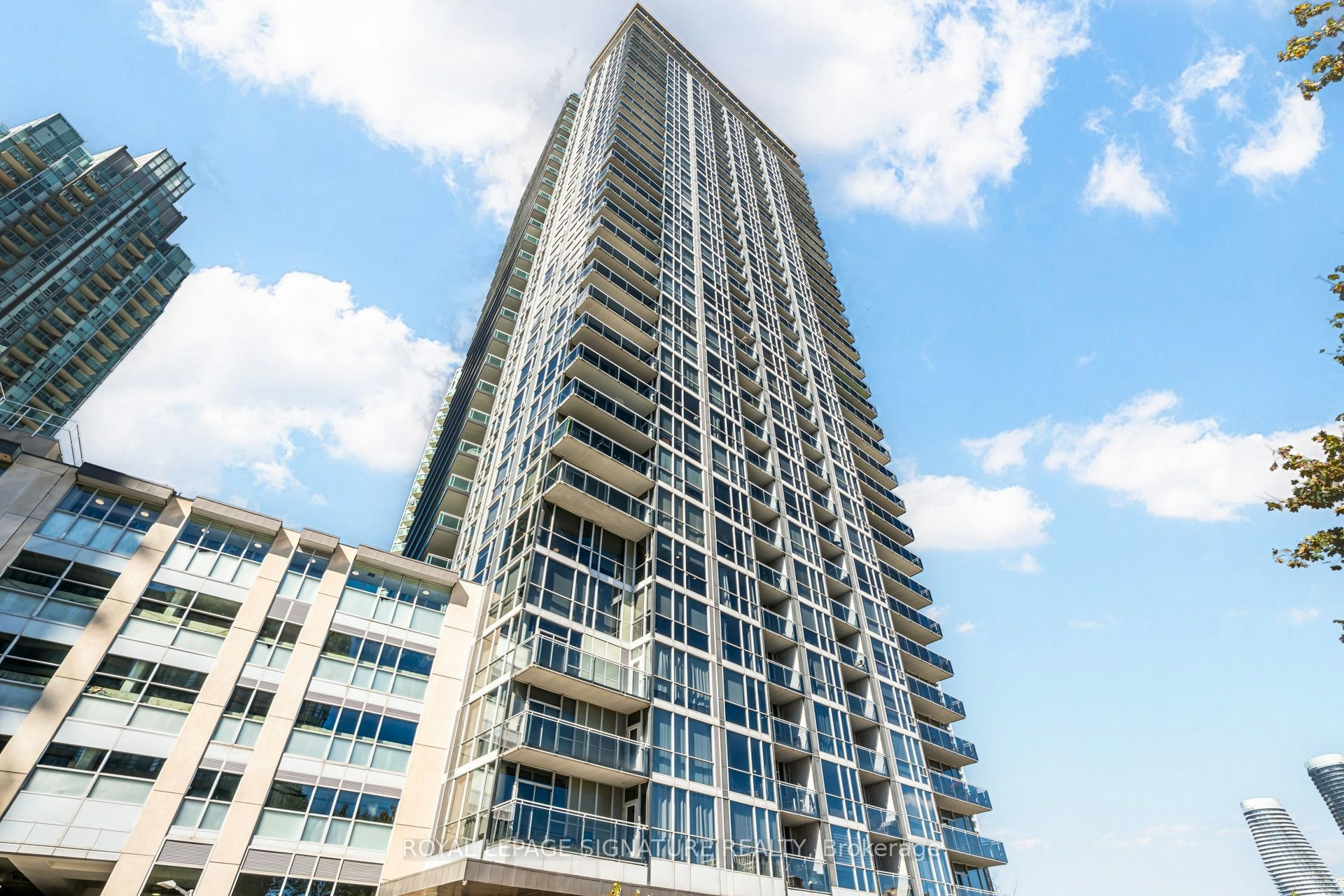 1611-223 Webb Drive, Mississauga, ON, L5B 0E8