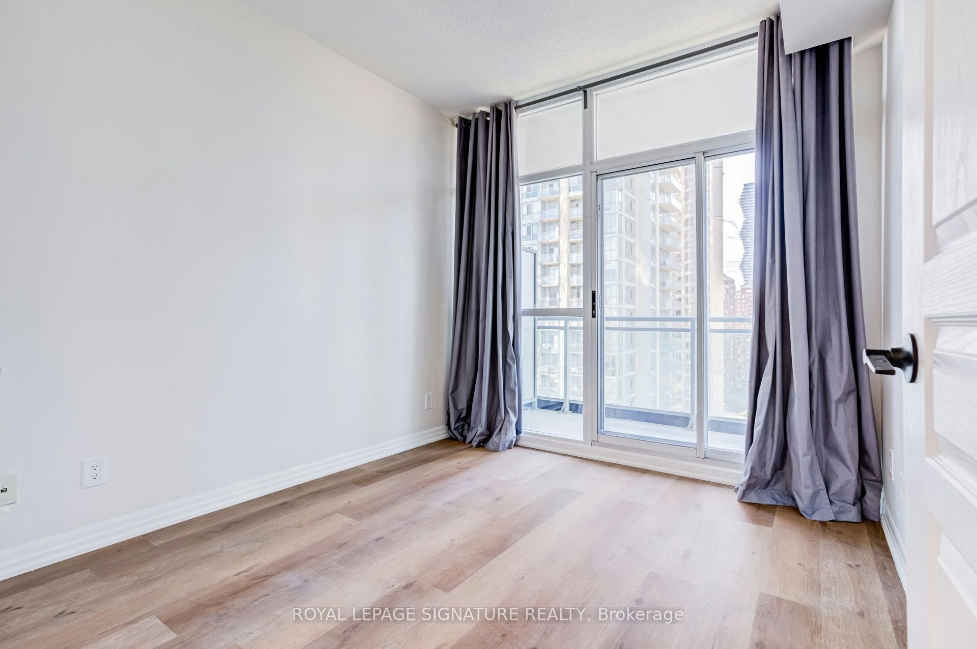 1611-223 Webb Drive, Mississauga, ON, L5B 0E8 - 32