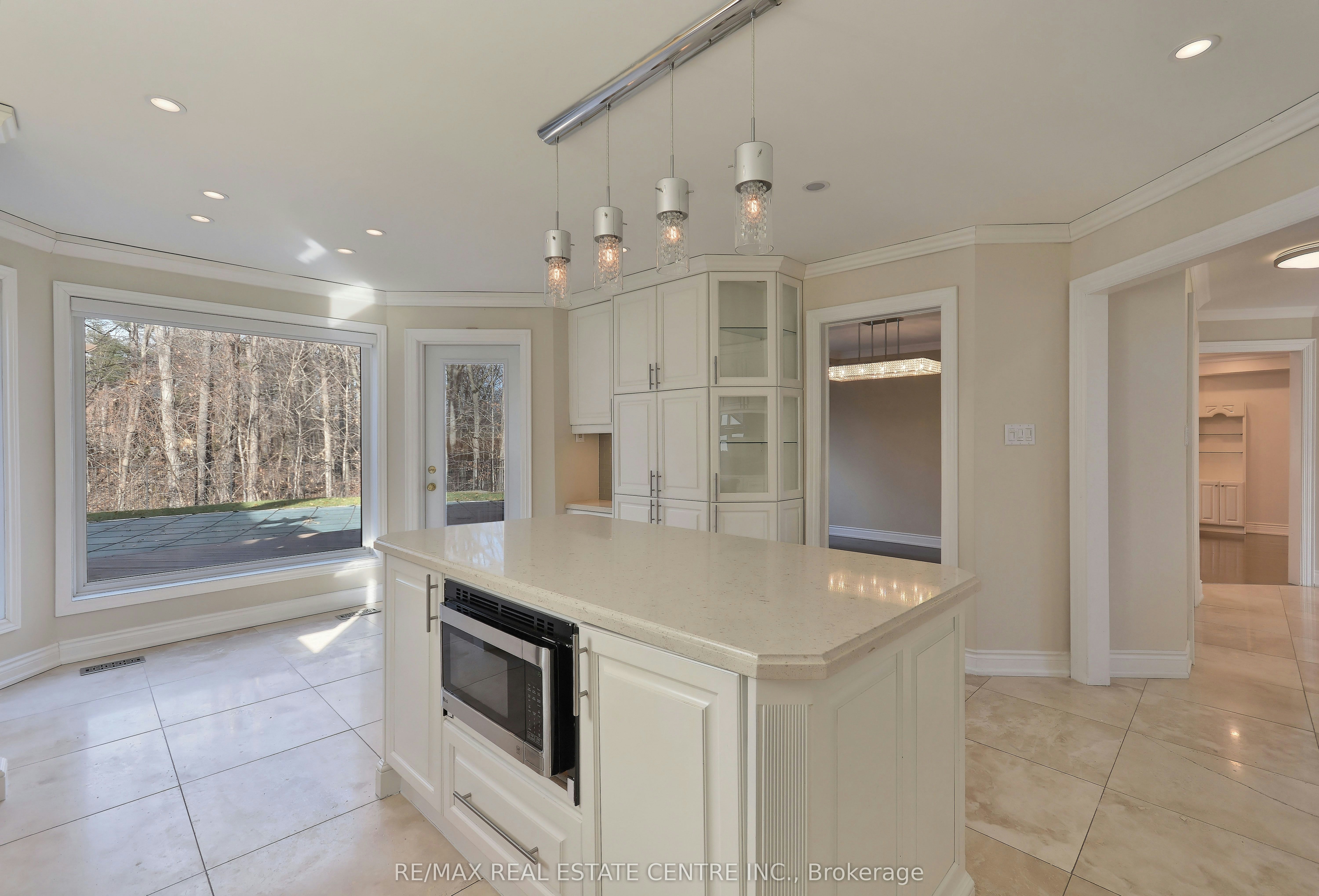 1837 Sevenoaks Drive, Mississauga, ON, L5K 2N5 - 7