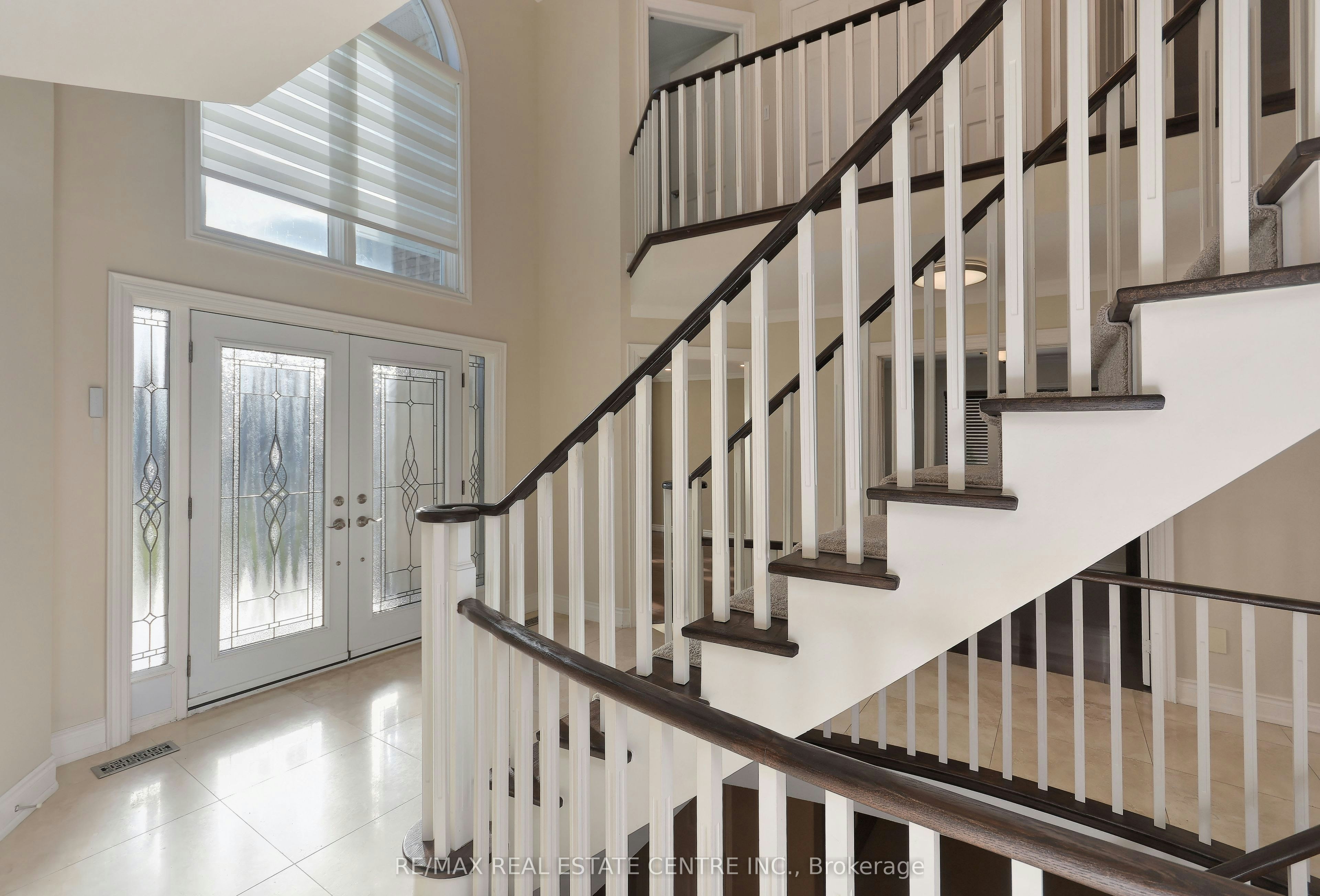 1837 Sevenoaks Drive, Mississauga, ON, L5K 2N5 - 4