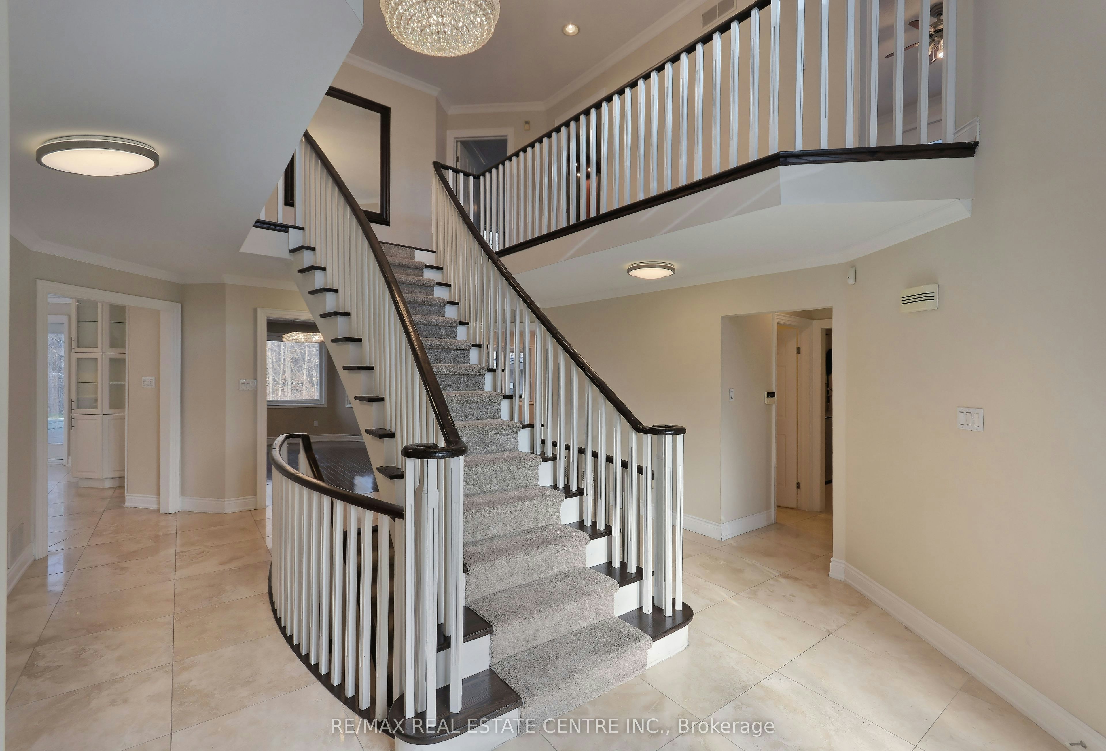 1837 Sevenoaks Drive, Mississauga, ON, L5K 2N5 - 5