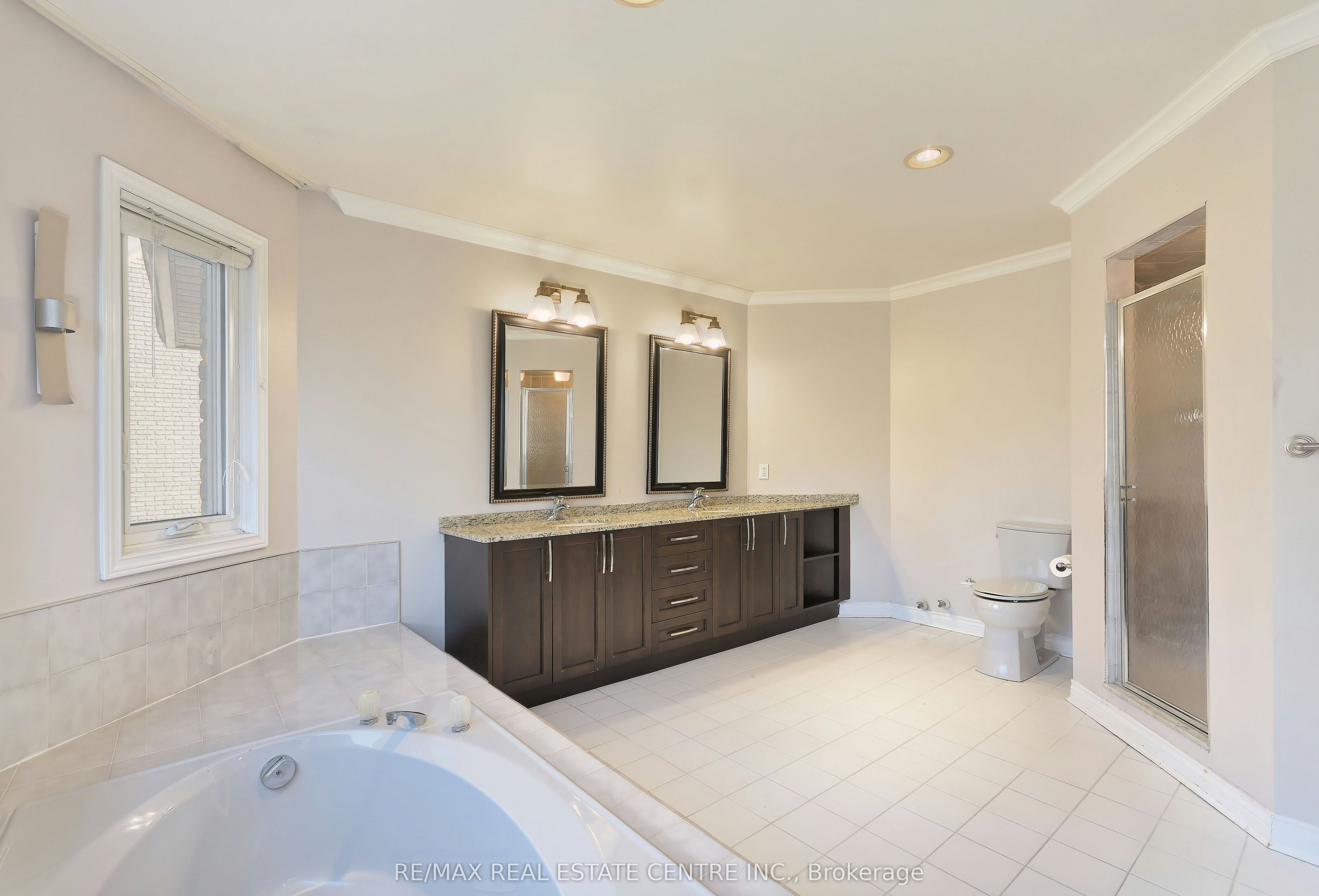 1837 Sevenoaks Drive, Mississauga, ON, L5K 2N5 - 14