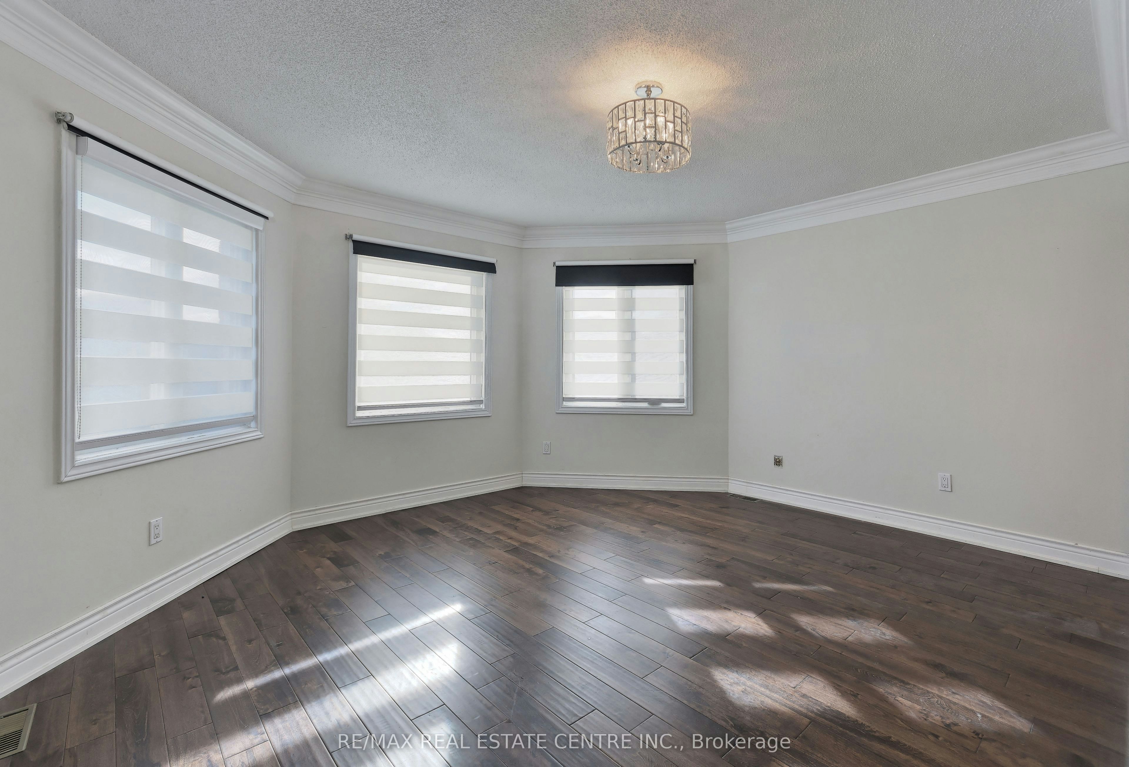 1837 Sevenoaks Drive, Mississauga, ON, L5K 2N5 - 17