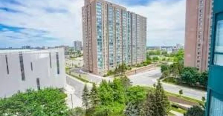 916-135 Hillcrest Avenue, Mississauga, ON, L5B 4B1