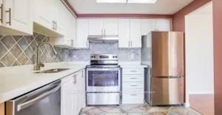 916-135 Hillcrest Avenue, Mississauga, ON, L5B 4B1 - 10