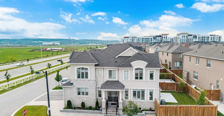542 Boyd Lane, Milton, ON, L9E 1W6 - 2