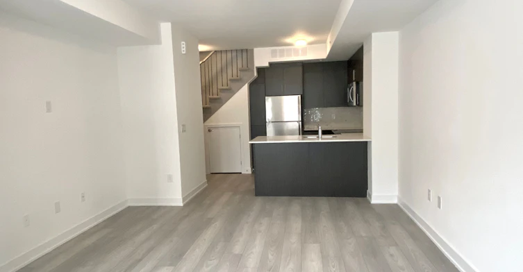 5-3483 Widdicombe Way, Mississauga, ON, L5L 0B8 - 2