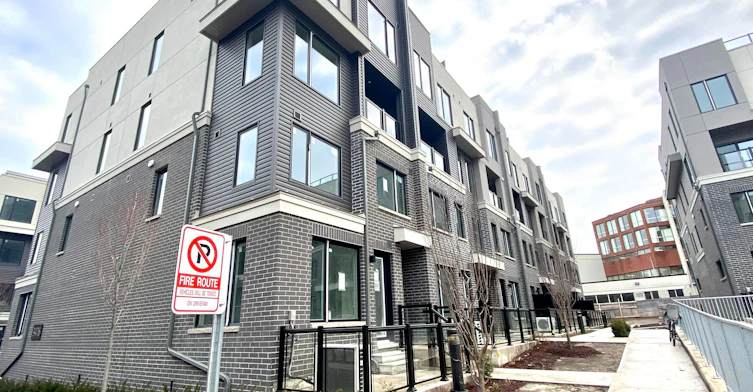 5-3483 Widdicombe Way, Mississauga, ON, L5L 0B8