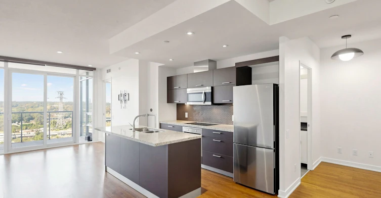 1712-88 Park Lawn Road, Toronto, ON, M8Y 0B5 - 3