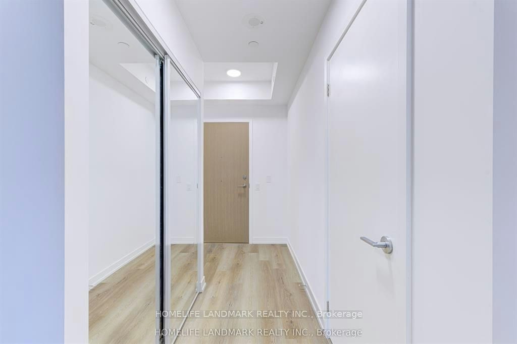 395 Square One Drive, Mississauga, ON, L5B 0P6 - 2