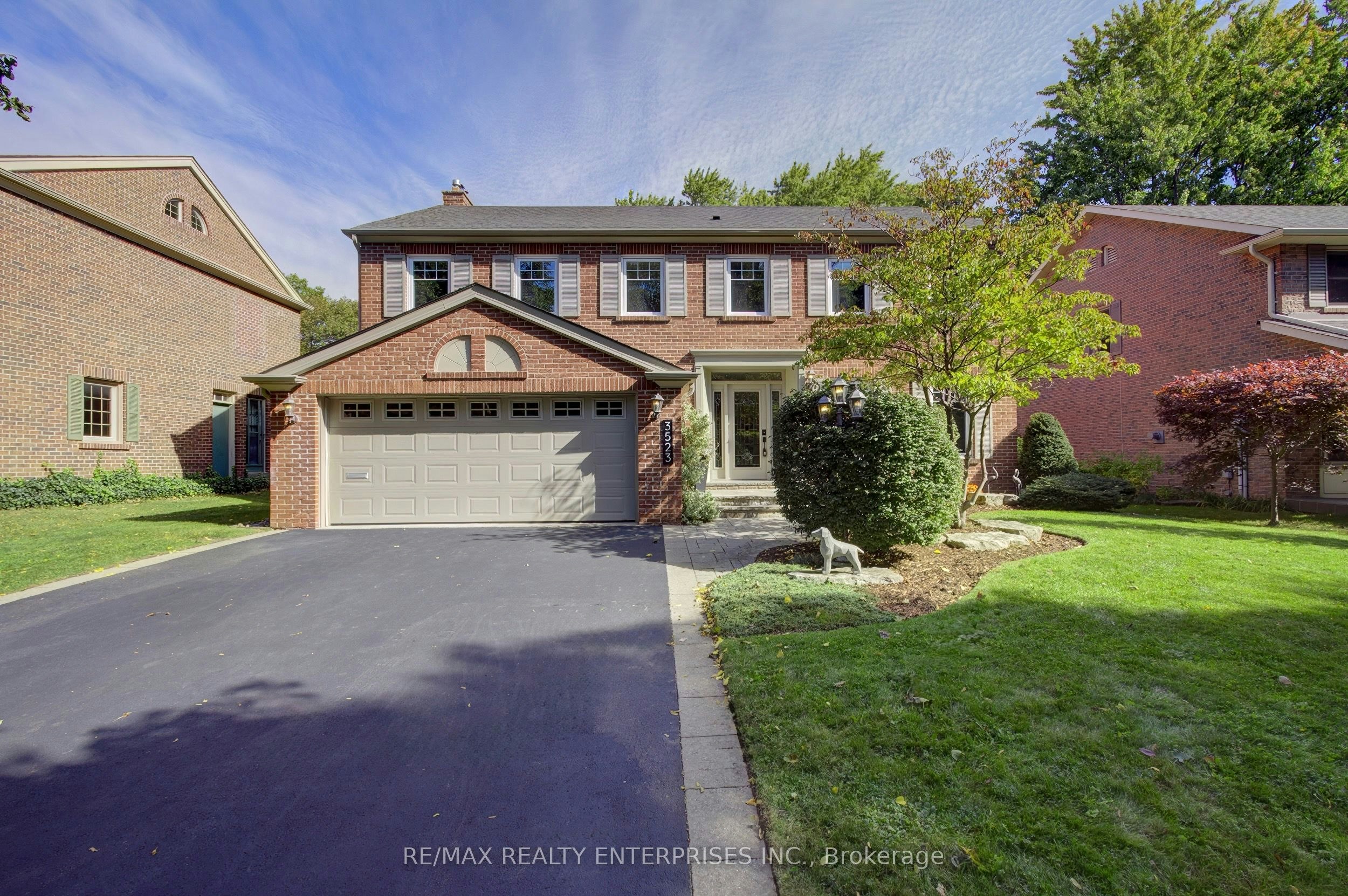 3523 Kingbird Court, Mississauga, ON, L5L 2P9