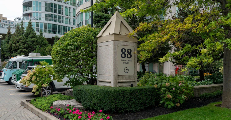907-88 Palace Pier Court, Toronto, ON, M8V 4C2 - 2