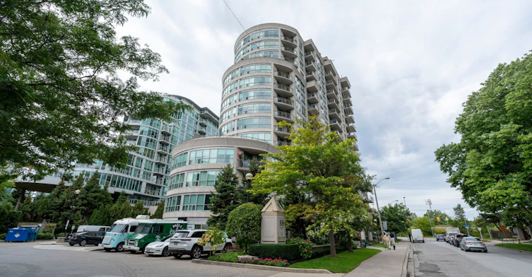 907-88 Palace Pier Court, Toronto, ON, M8V 4C2