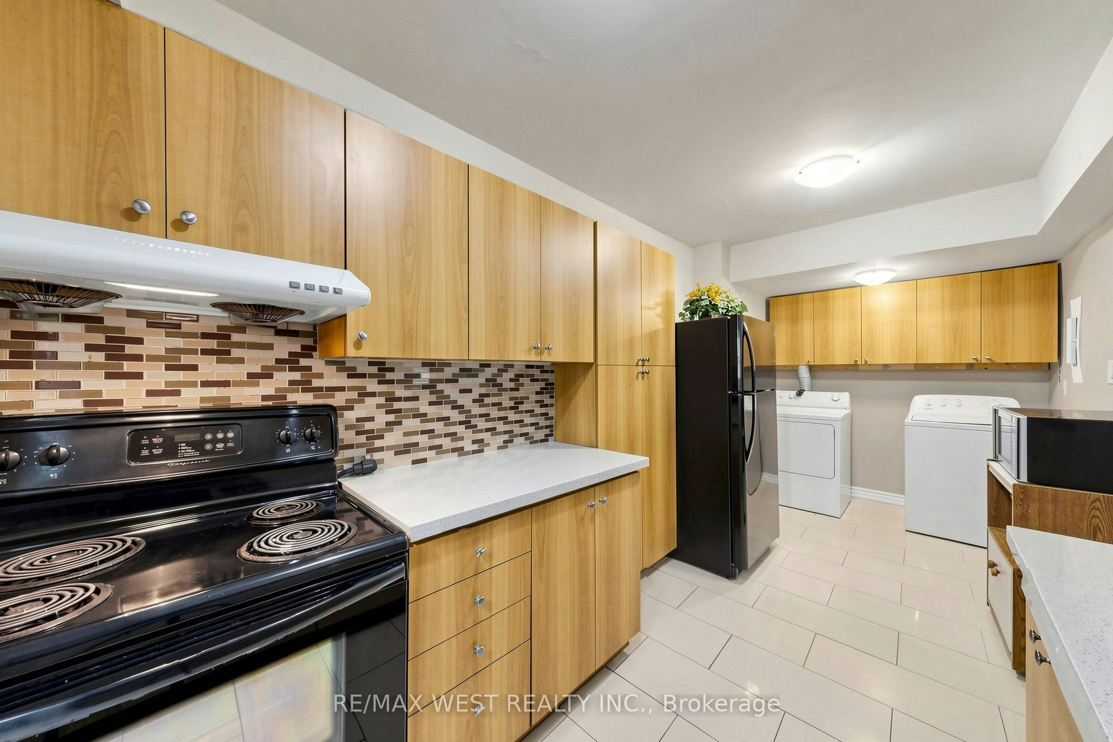 102-370 Dixon Road, Toronto, ON, M9R 1T2