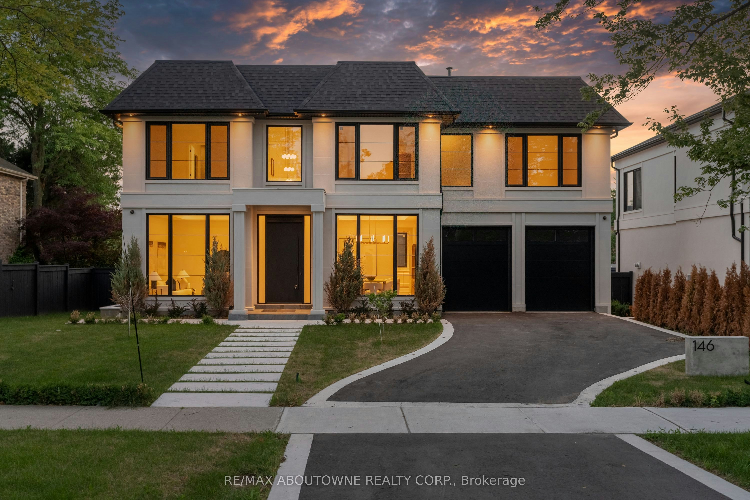 146 Third Line, Oakville, ON, L6L 3Z8