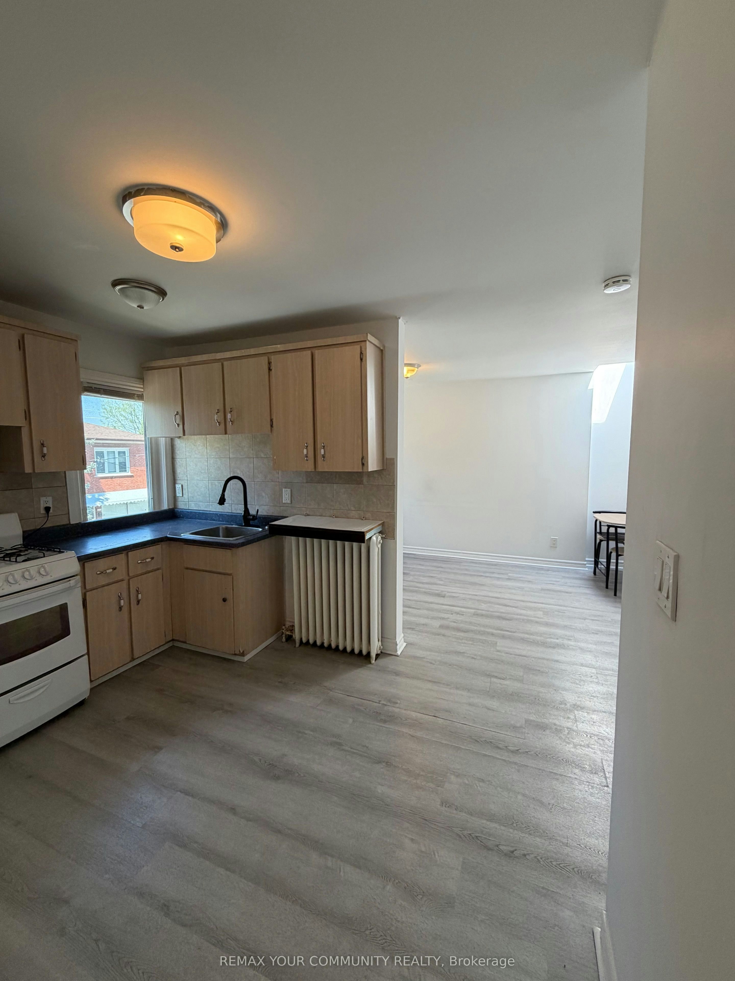 2nd Floor-129 Morrison Avenue, Toronto, ON, M6E 1M5 - 4
