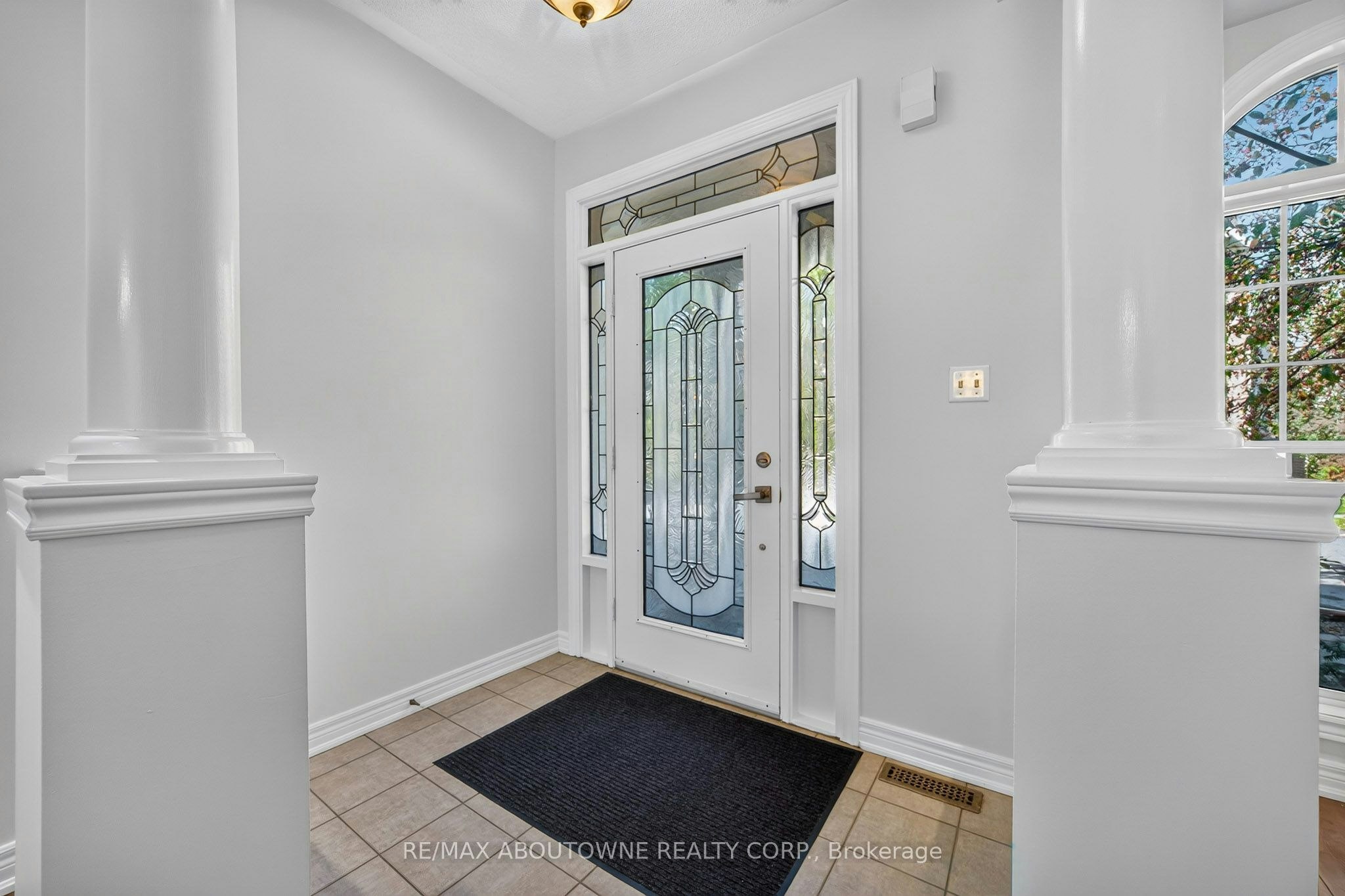 172 Roxton Road, Oakville, ON, L6H 6N1 - 4