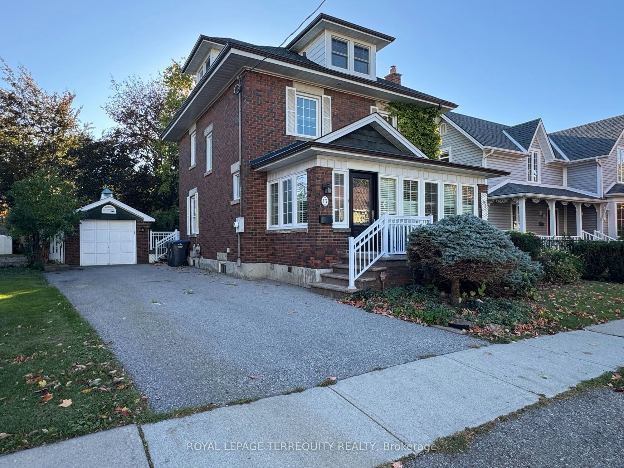 17 Mill Street N, Brampton, ON, L6X 1S5 2