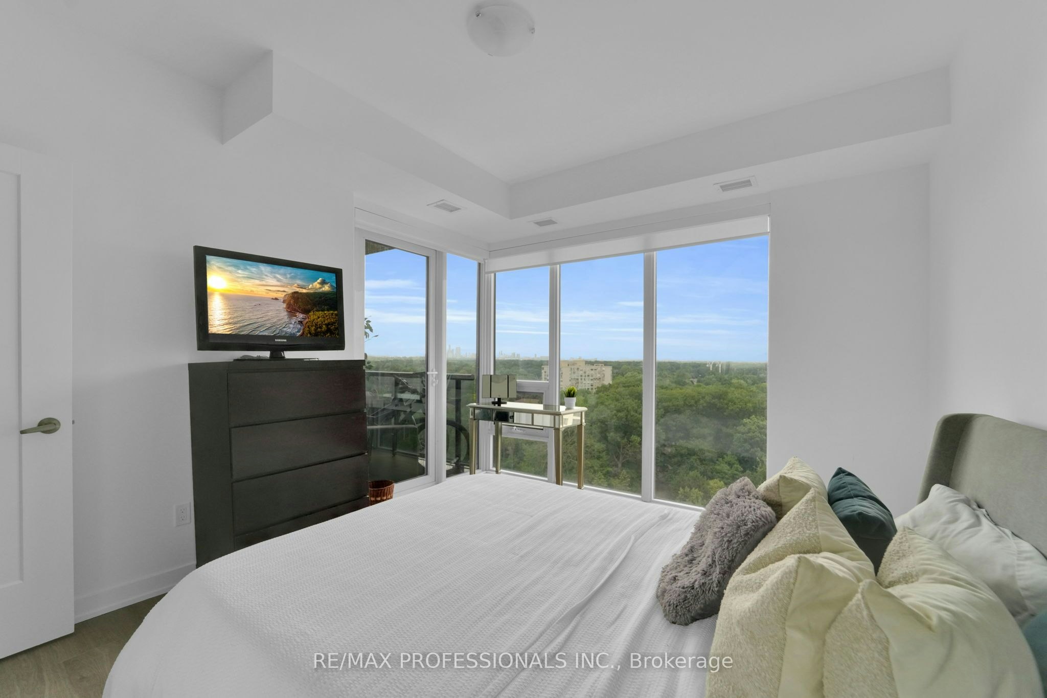 1402-1035 Southdown Road, Mississauga, ON, L5J 0A2 - 30