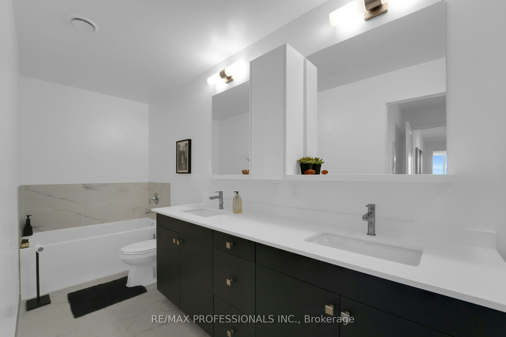 1402-1035 Southdown Road, Mississauga, ON, L5J 0A2 - 27