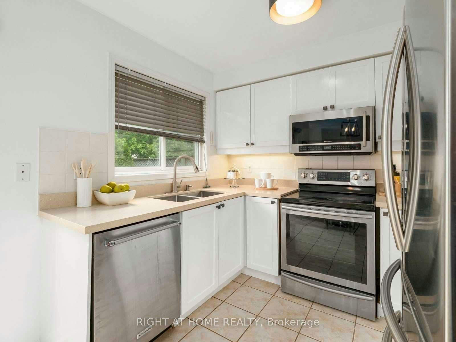 5555 Bridgeport Gate, Mississauga, ON, L5M 6N1 - 8