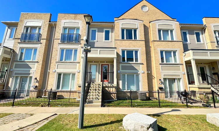 136-60 Fairwood Circle