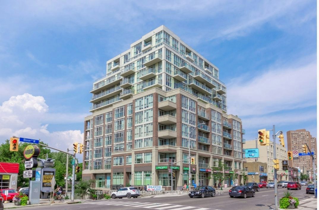 801-1638 Bloor Street W, Toronto, ON, M6P 0A6