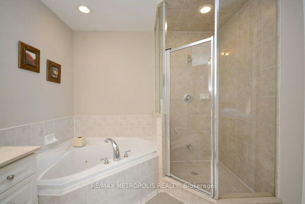 2612-25 Kingsbridge Garden Circle, Mississauga, ON, L5R 4B1 - 18