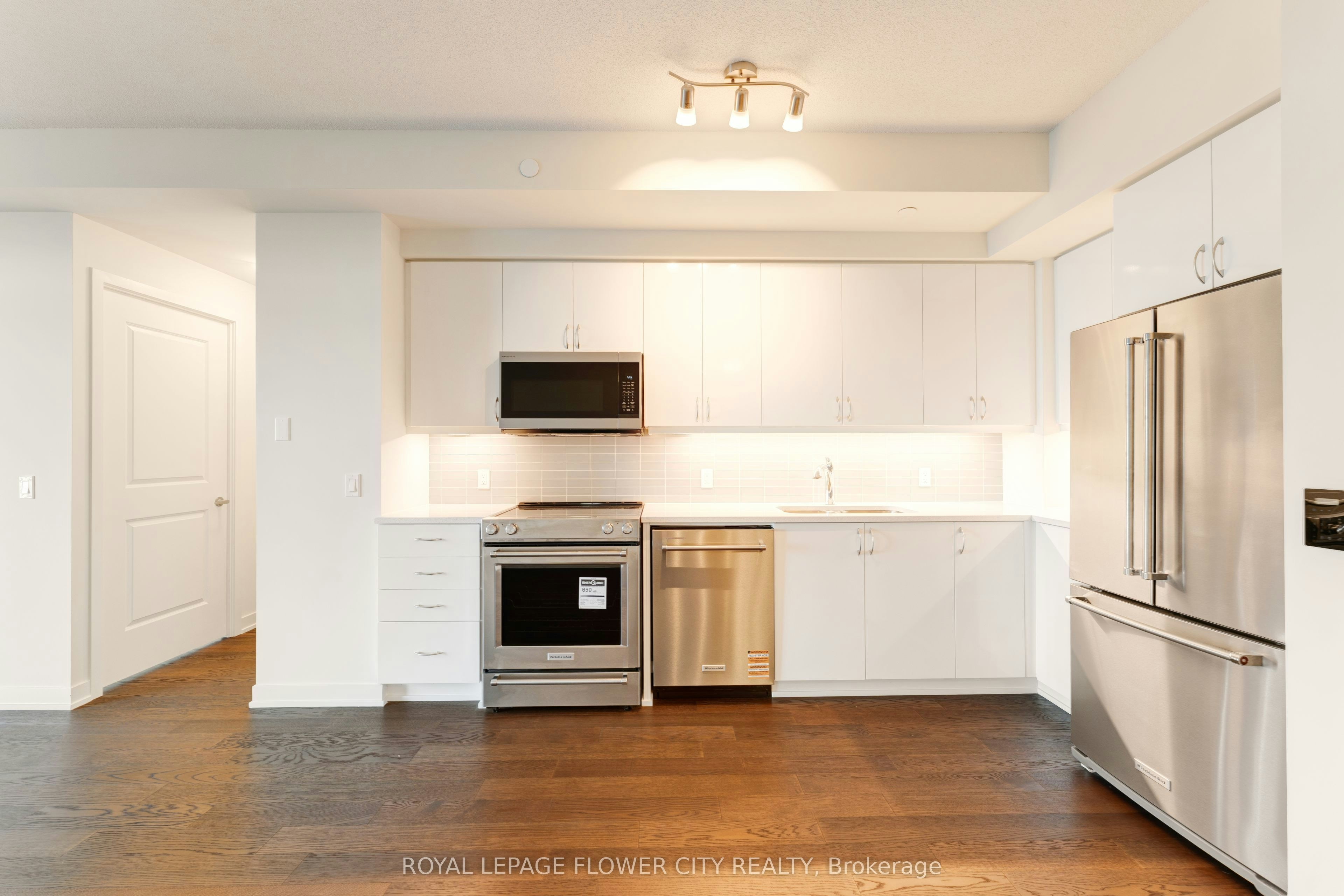 PH404-38 Annie Craig Drive, Toronto, ON, M8V 0G9 - 14