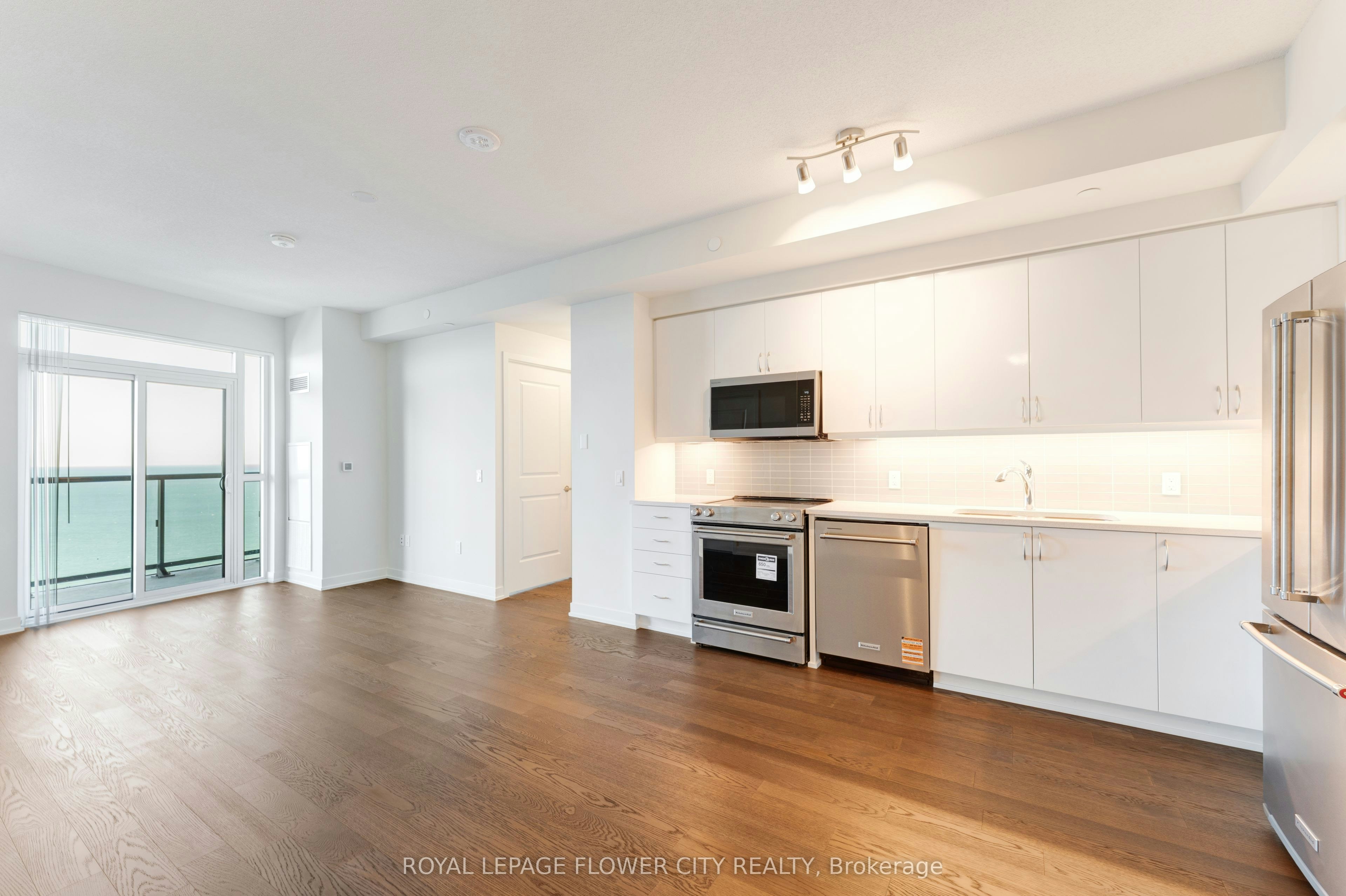 PH404-38 Annie Craig Drive, Toronto, ON, M8V 0G9 - 13