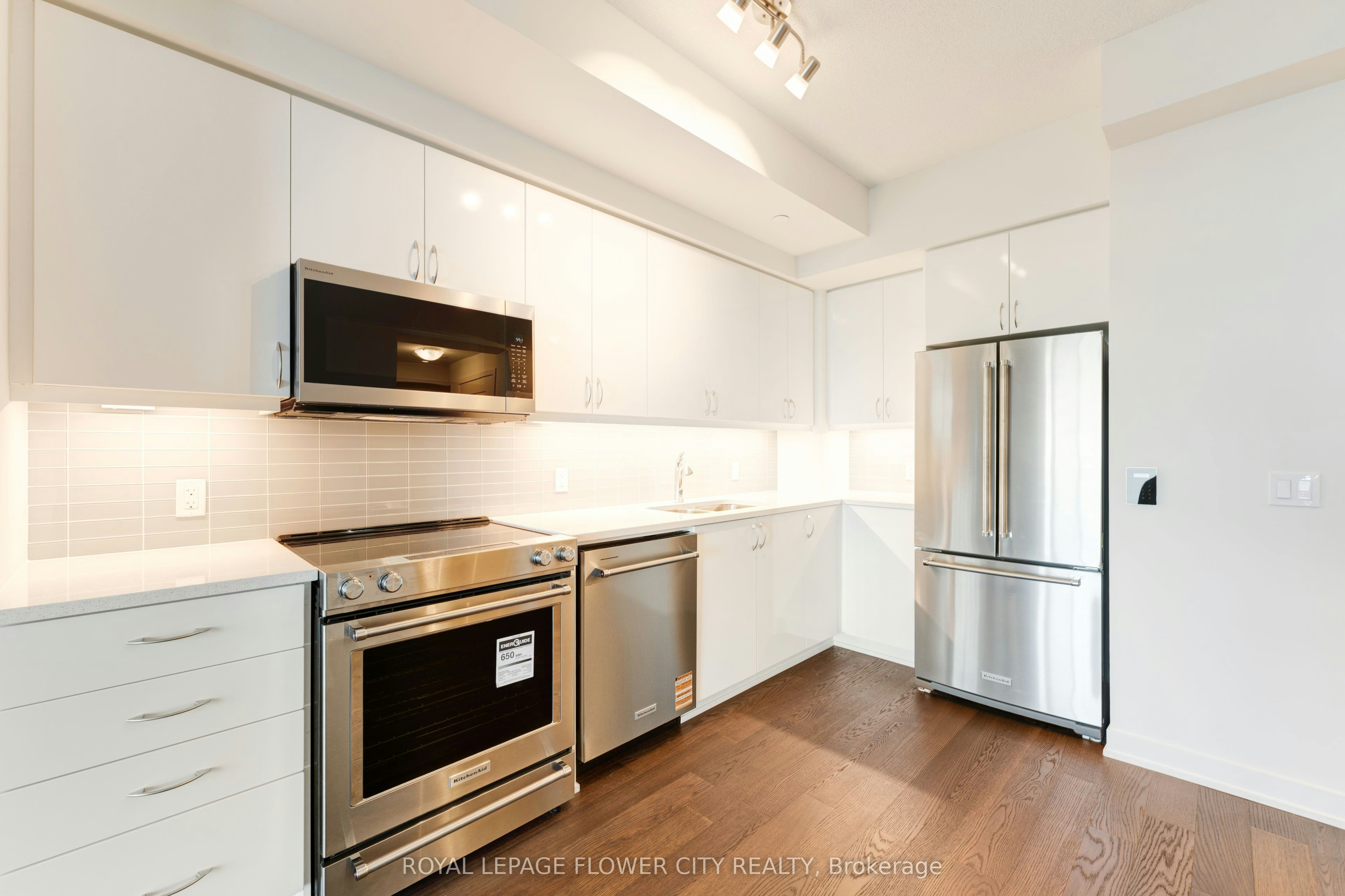 PH404-38 Annie Craig Drive, Toronto, ON, M8V 0G9 - 15
