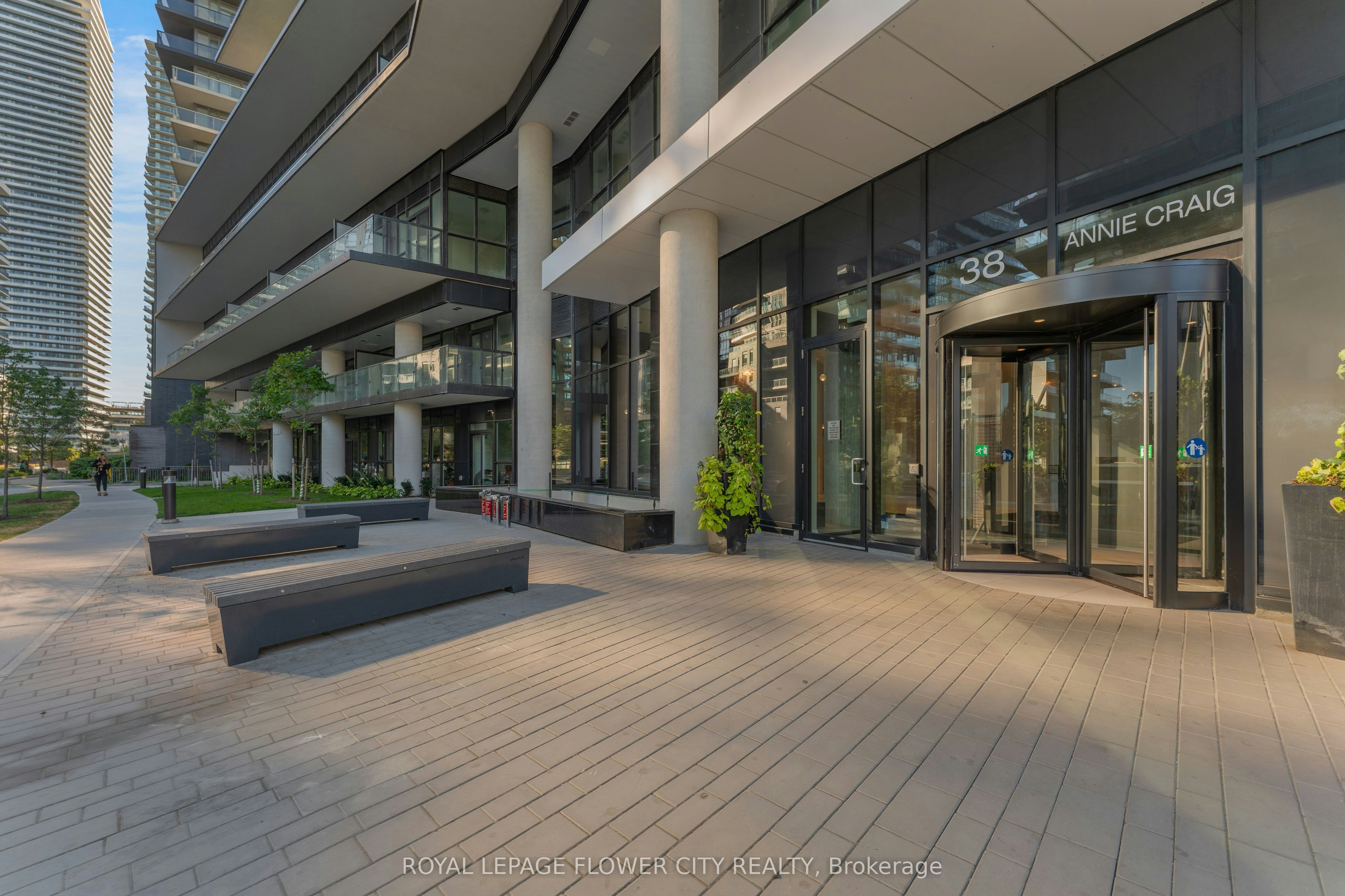 PH404-38 Annie Craig Drive, Toronto, ON, M8V 0G9 - 5