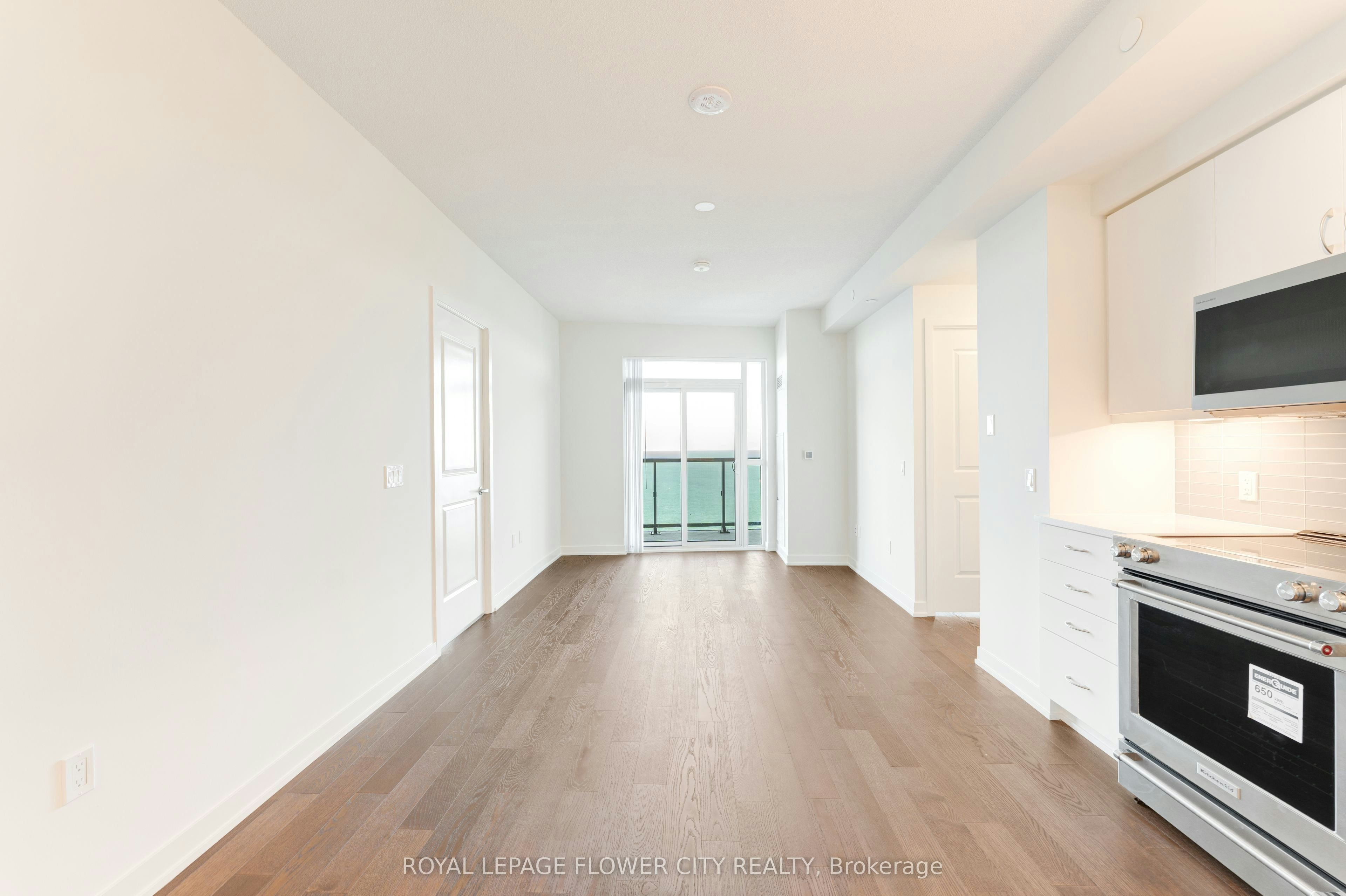 PH404-38 Annie Craig Drive, Toronto, ON, M8V 0G9 - 10