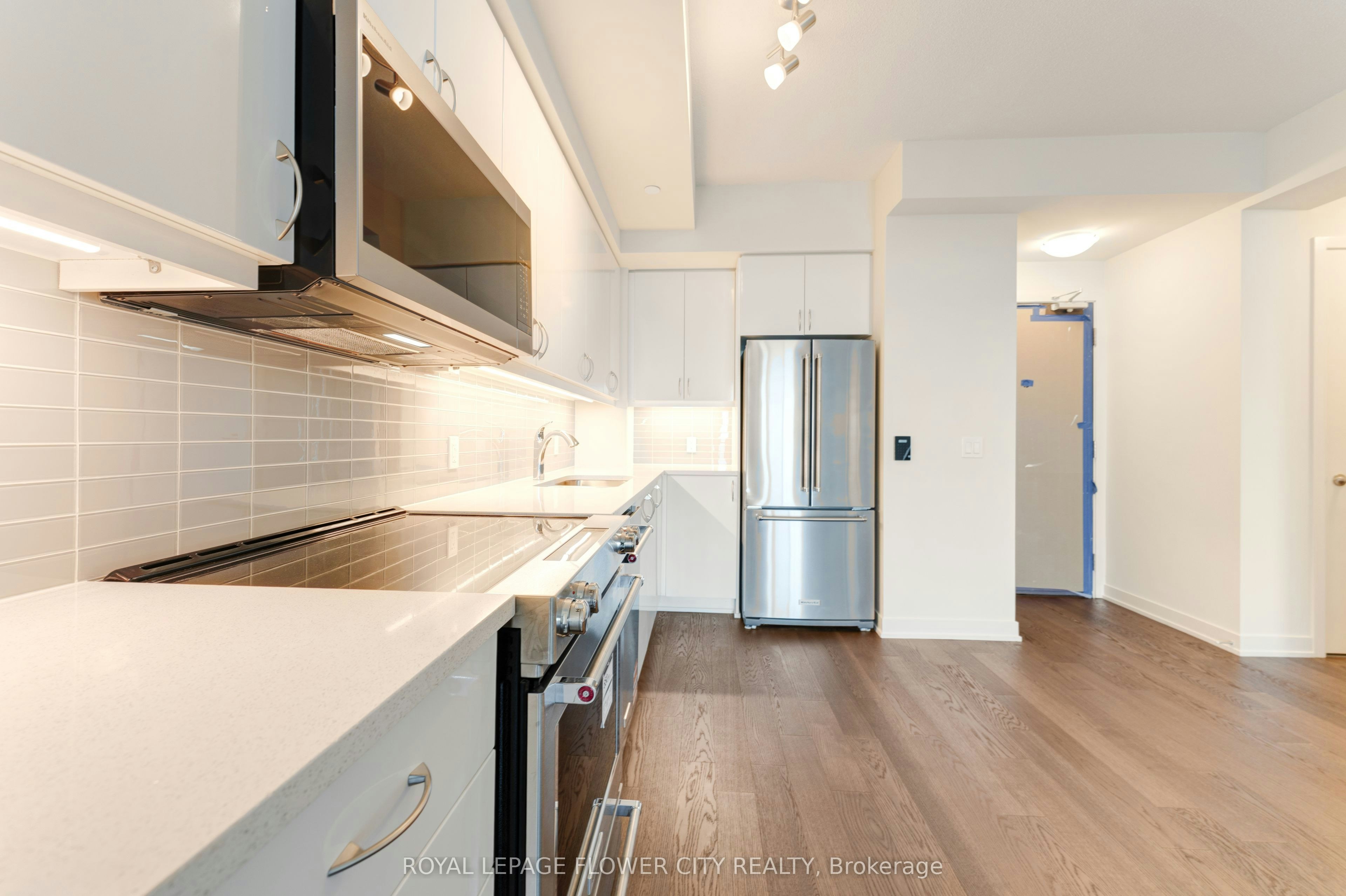 PH404-38 Annie Craig Drive, Toronto, ON, M8V 0G9 - 16