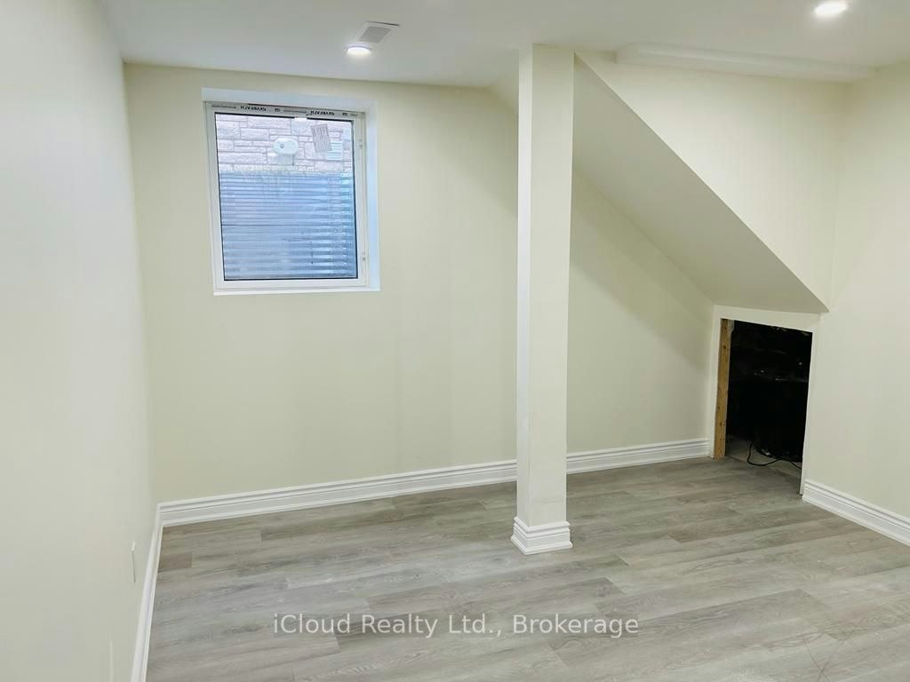 BASEMENT UNIT-35 Brixham Lane, Brampton, ON, L7A 5K2 - 5