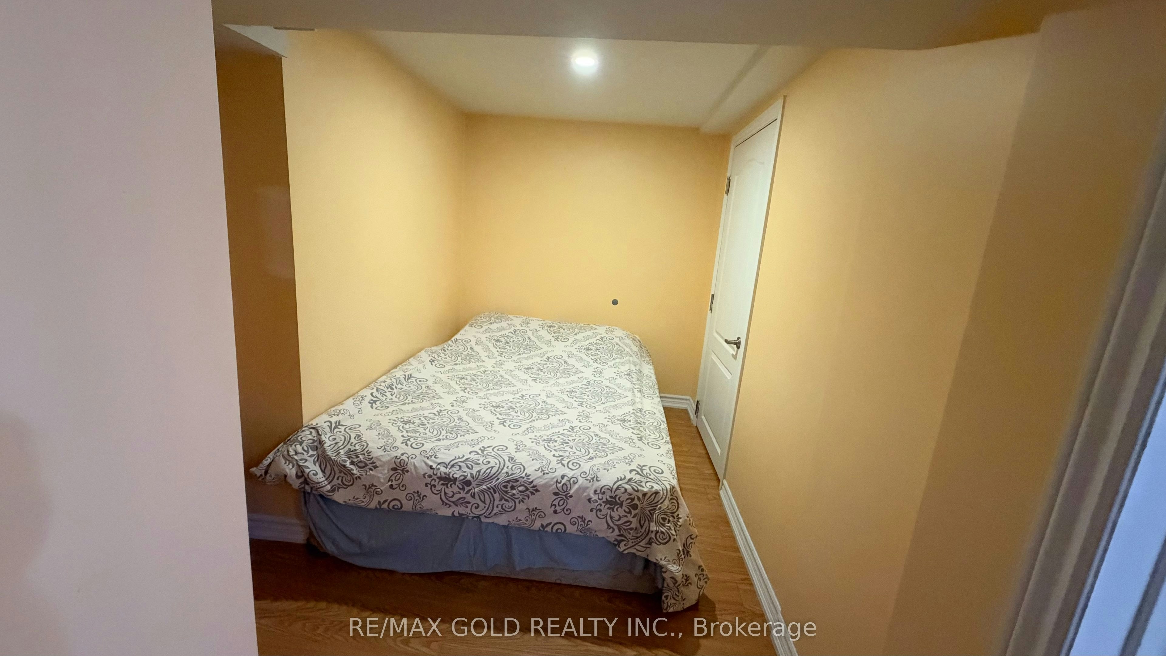 BSMT-3815 Althorpe Circle, Mississauga, ON, L5N 7G3 - 10