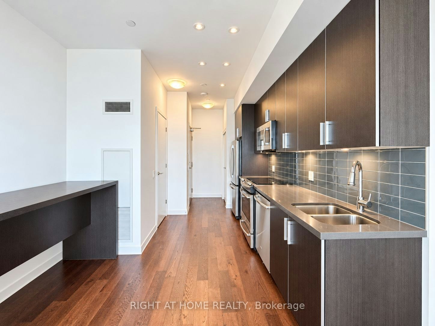 LPH06-2200 Lake Shore Boulevard W, Toronto, ON, M8V 1A4 - 2