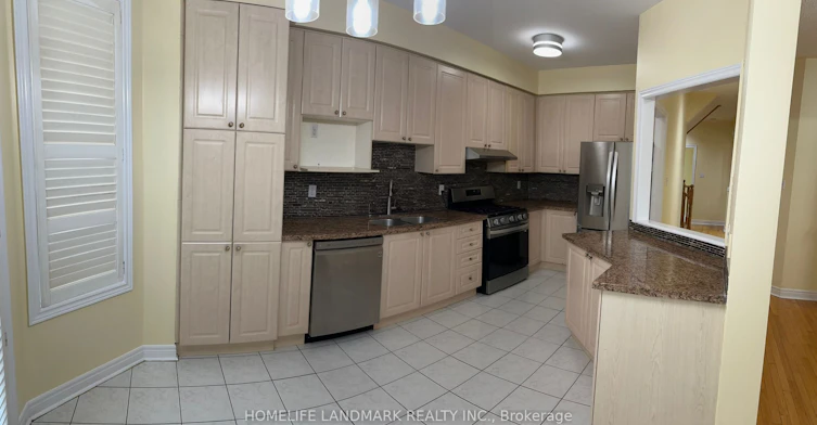 544 Matisse Place, Mississauga, ON, L5W 1M3