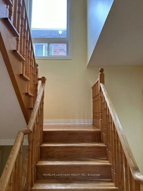 544 Matisse Place, Mississauga, ON, L5W 1M3 - 9
